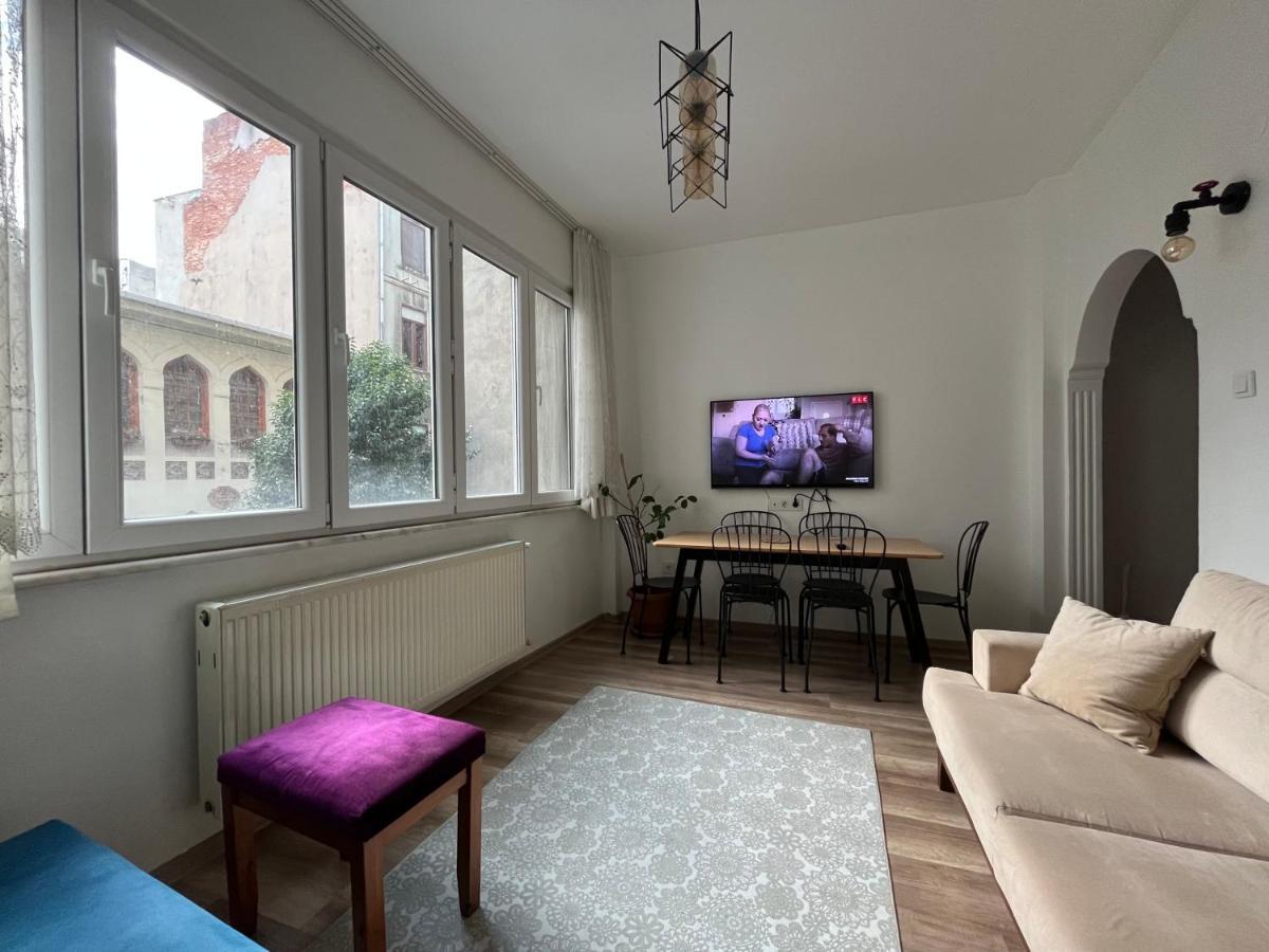 Ferienwohnung Centrally Located, 2+1 House In Taksim, Cihangir Istanbul Exterior foto