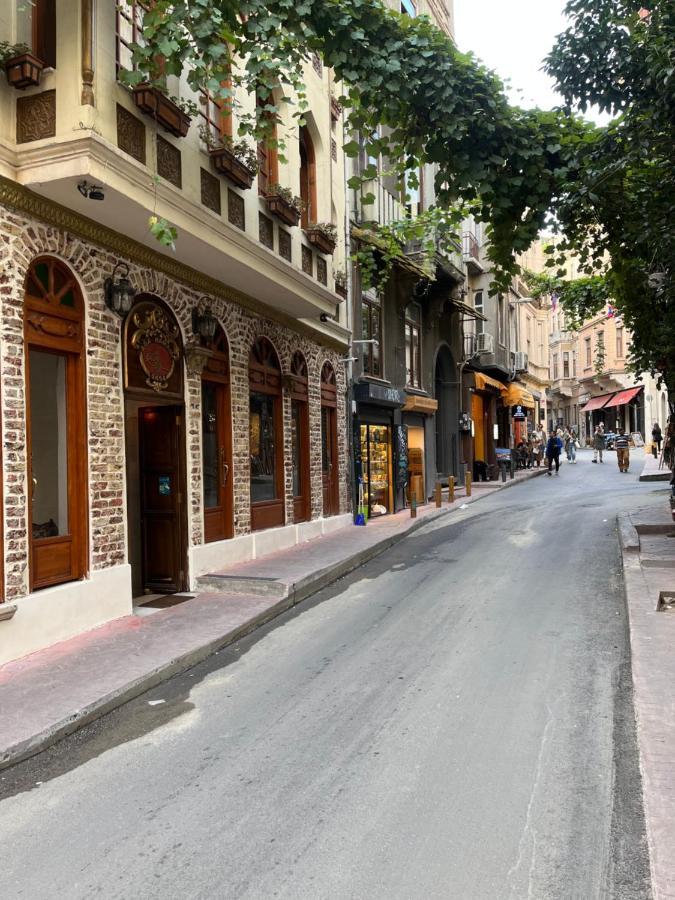 Ferienwohnung Centrally Located, 2+1 House In Taksim, Cihangir Istanbul Exterior foto