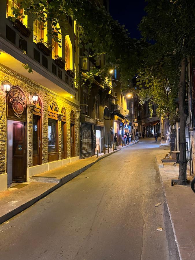 Ferienwohnung Centrally Located, 2+1 House In Taksim, Cihangir Istanbul Exterior foto