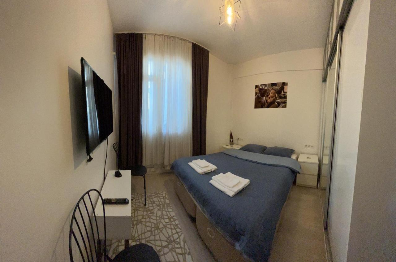 Ferienwohnung Centrally Located, 2+1 House In Taksim, Cihangir Istanbul Exterior foto