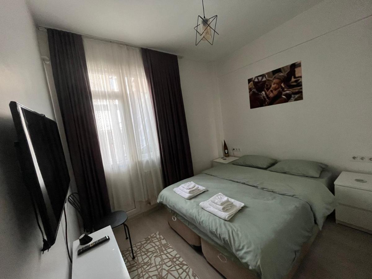Ferienwohnung Centrally Located, 2+1 House In Taksim, Cihangir Istanbul Exterior foto