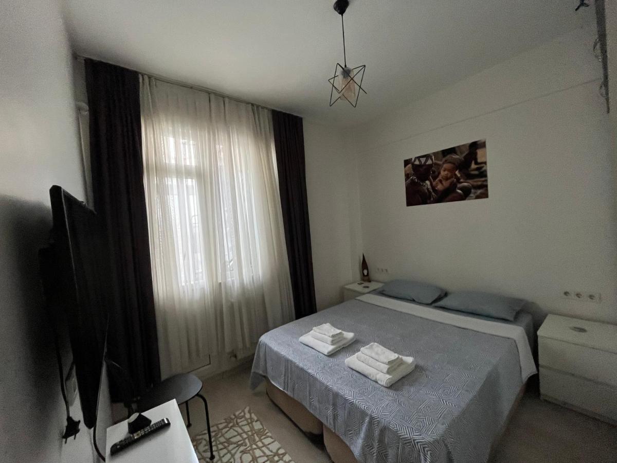 Ferienwohnung Centrally Located, 2+1 House In Taksim, Cihangir Istanbul Exterior foto